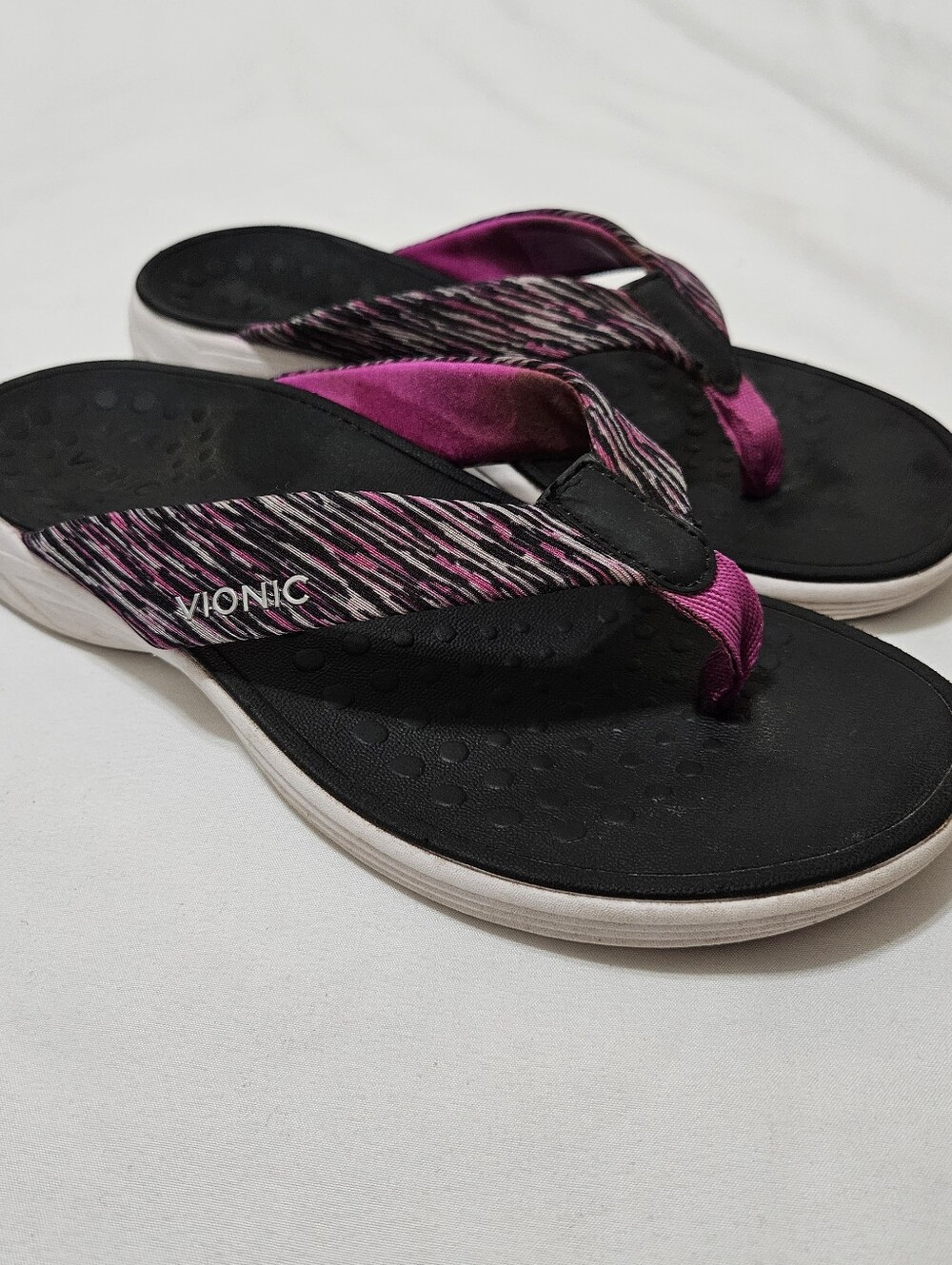 Vionic Serene Kapel Women's Sz 7 Y2K Black Pink Thong Orthotic Sandals Flip Flop